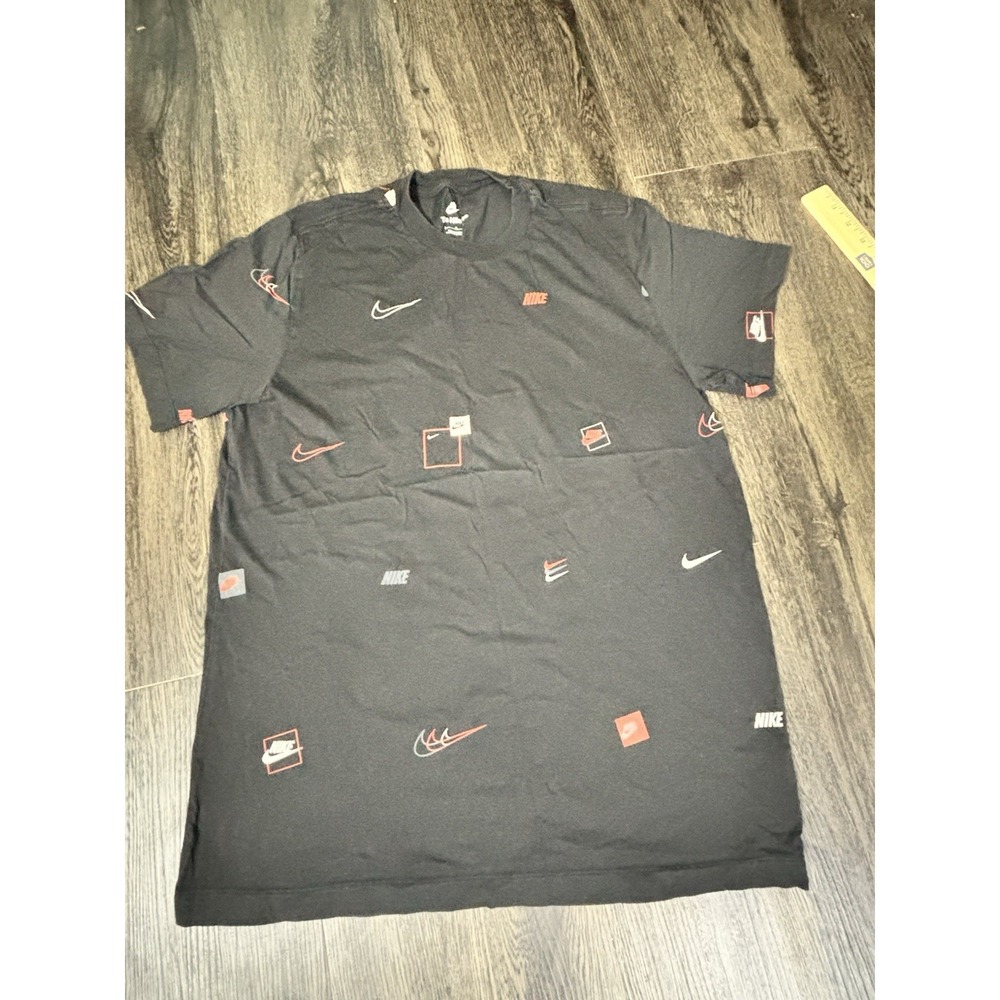 Nike Black Short Sleeve Graphic Logo Tee